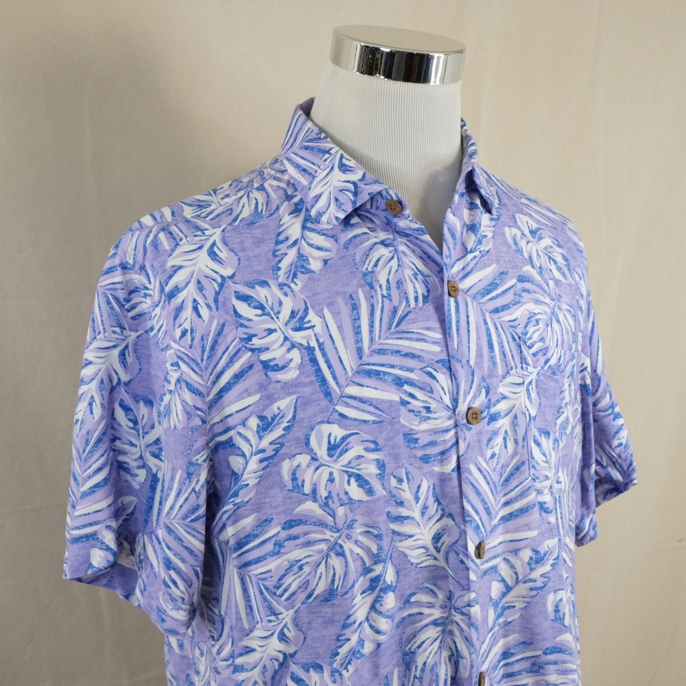 Tommy Bahama Medium Hawaiian Aloha Shirt Purple Blue Floral Print Viscose Mens